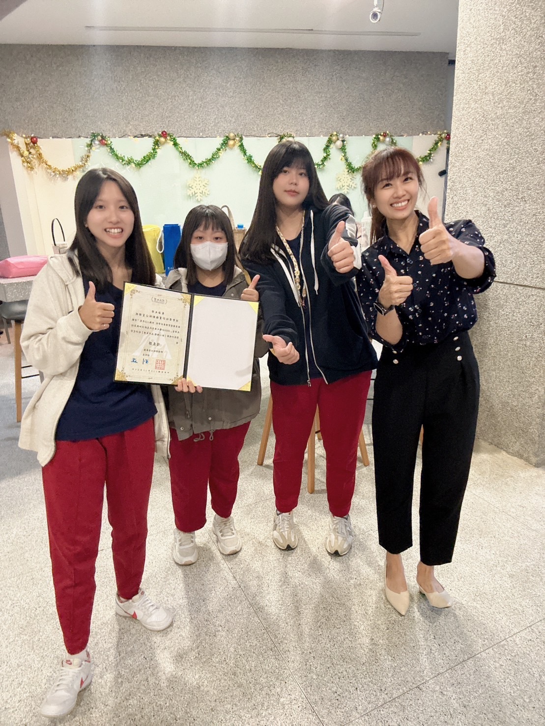 賀與賽同學參與「青銀⼤學堂-2023年國⼤專院校⾼齡認知教具創意設計競賽」榮獲優良獎2
